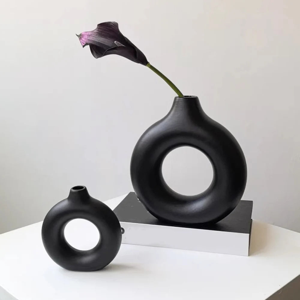 Minimalist Donut Shape Flower Vase