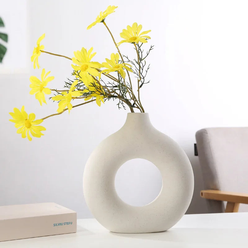 Modern Hollow Ceramic Donuts Vase